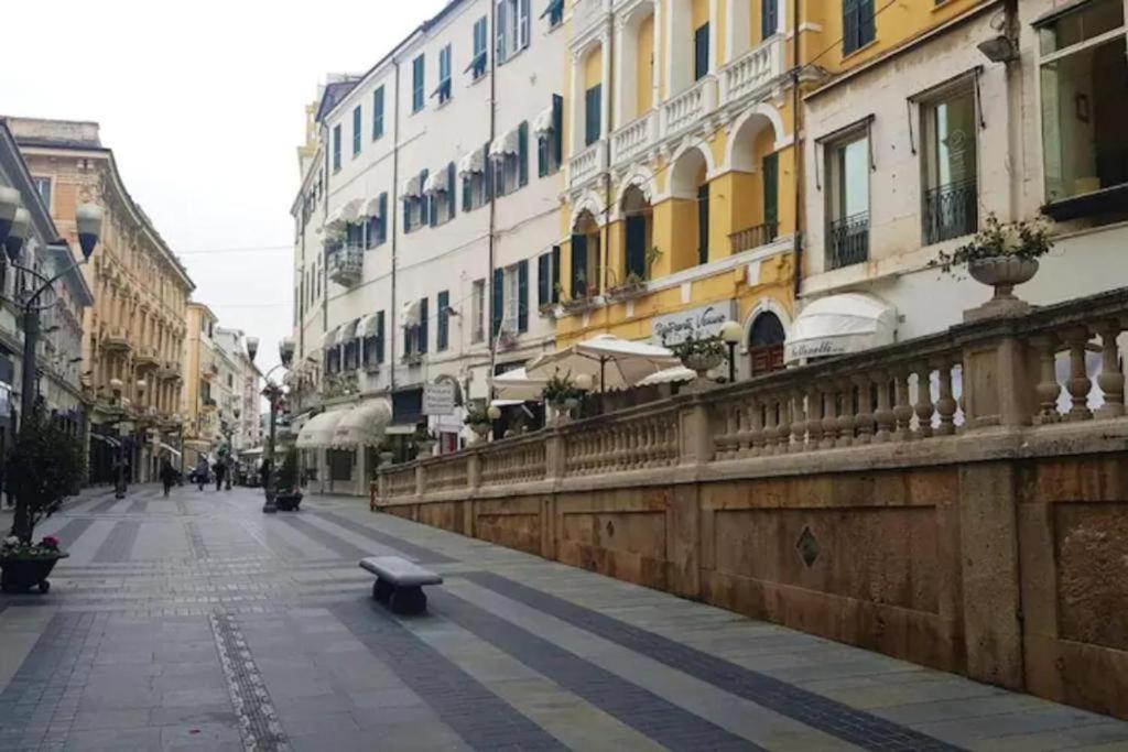 Ampio Appartamento Centrale San Remo Kültér fotó