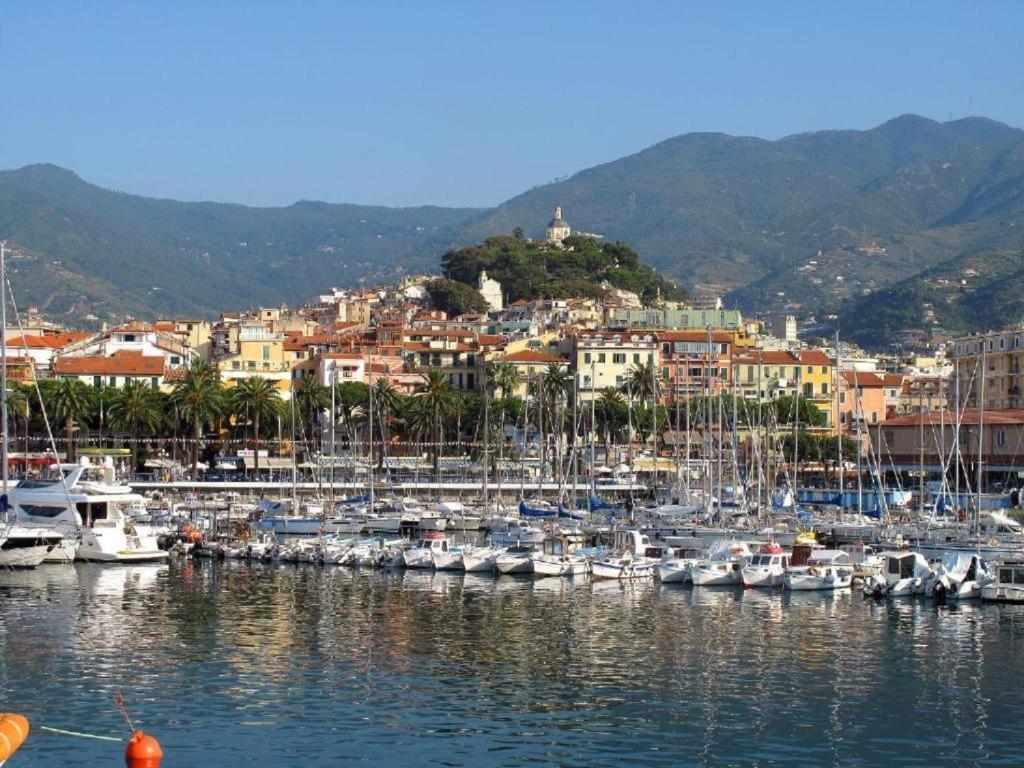 Ampio Appartamento Centrale San Remo Kültér fotó